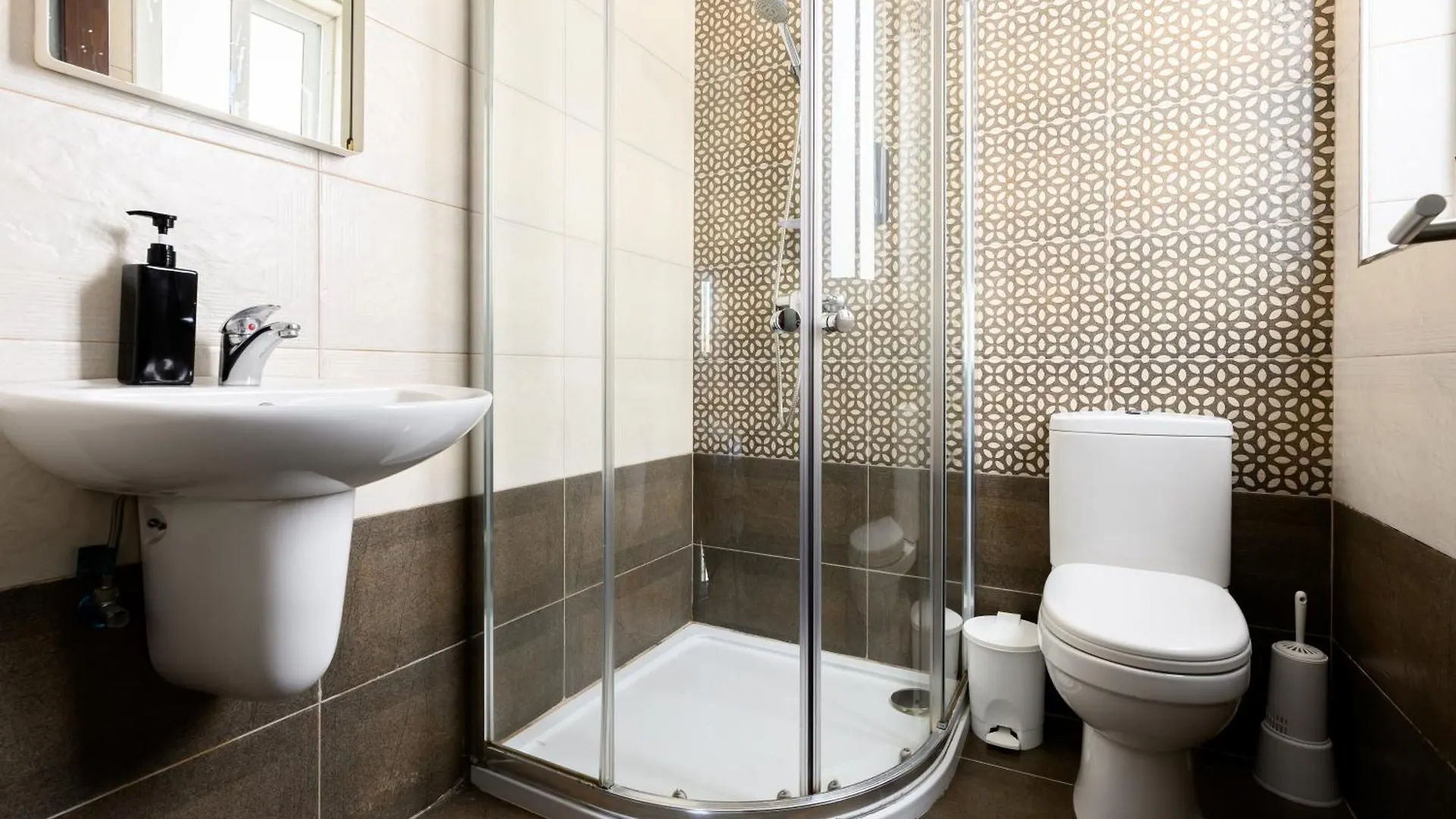 Homestay F9 Room 1, Private Double Room With Private Bathroom In Shared Flat Msida Malta