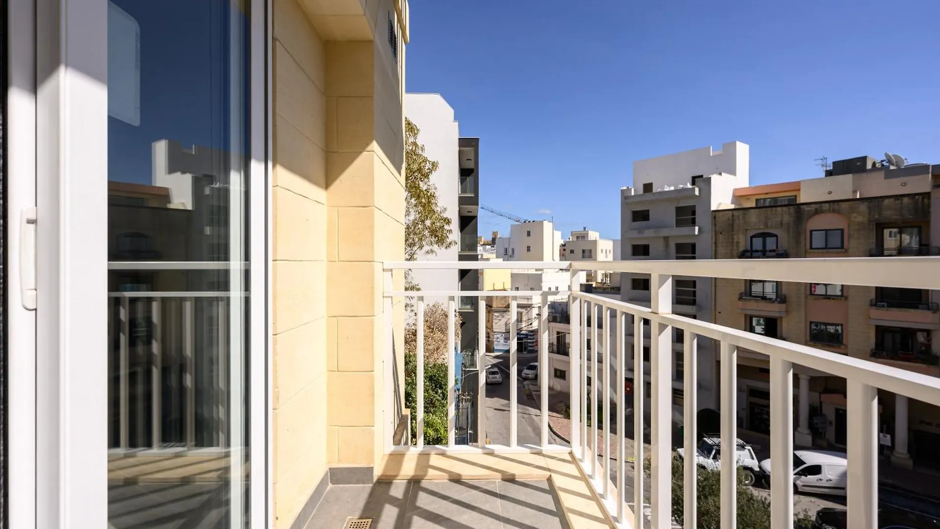 F9 Room 1, Private Double Room With Private Bathroom In Shared Flat Msida 0*,  Malta