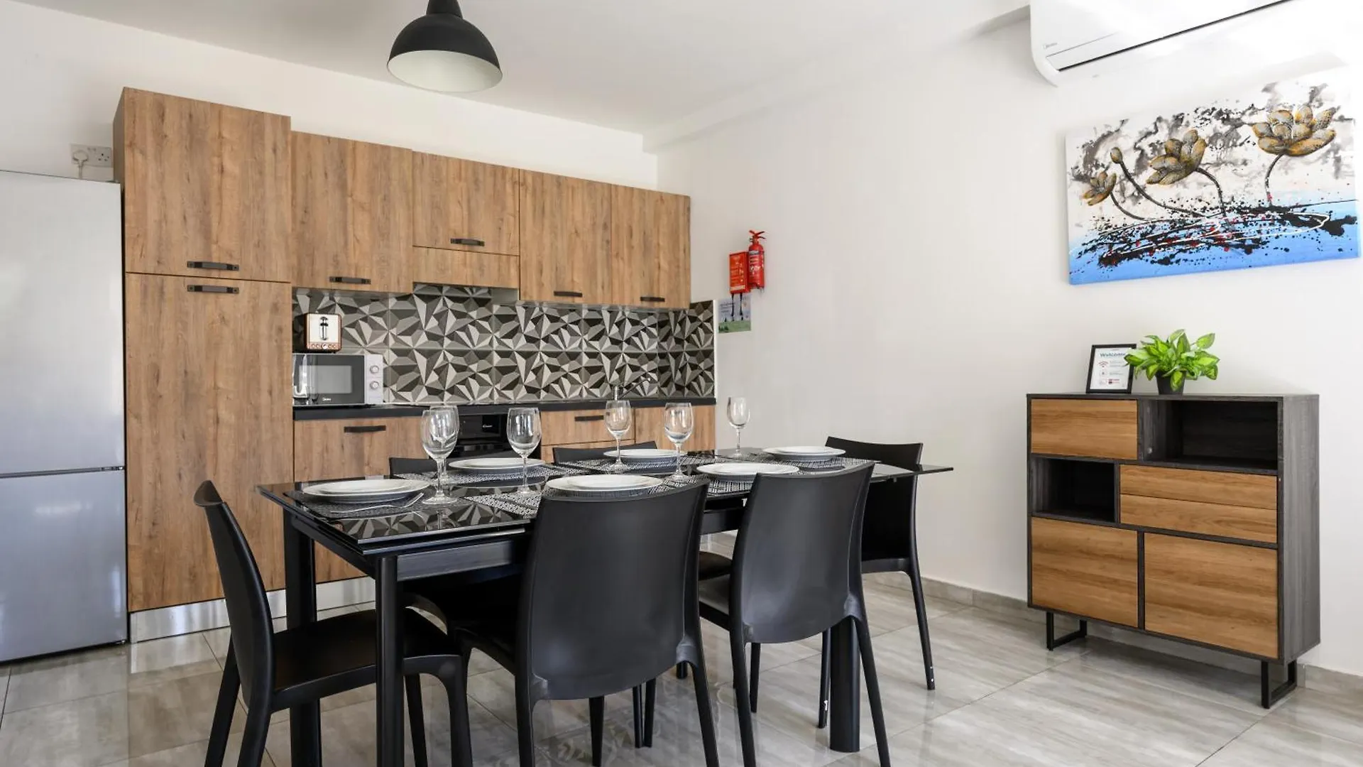 F9 Room 1, Private Double Room With Private Bathroom In Shared Flat Msida Homestay