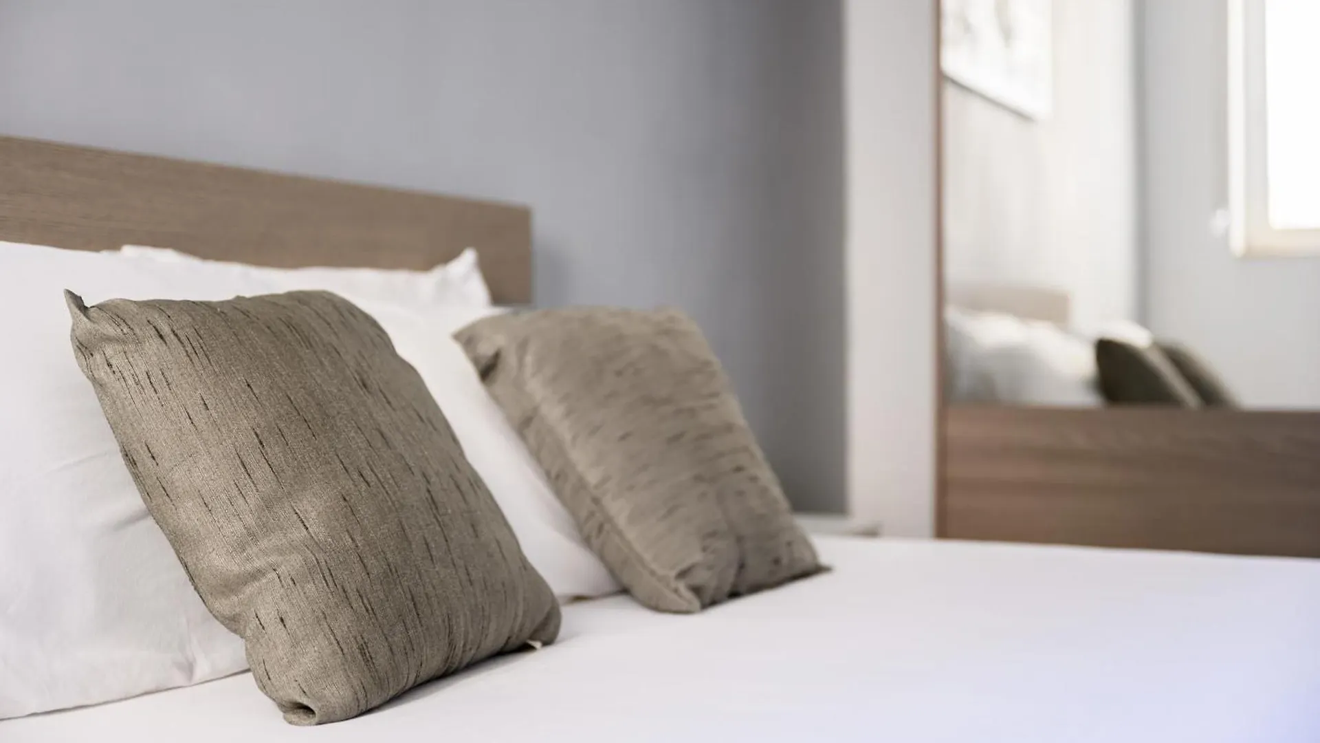 Homestay F9 Room 1, Private Double Room With Private Bathroom In Shared Flat Msida