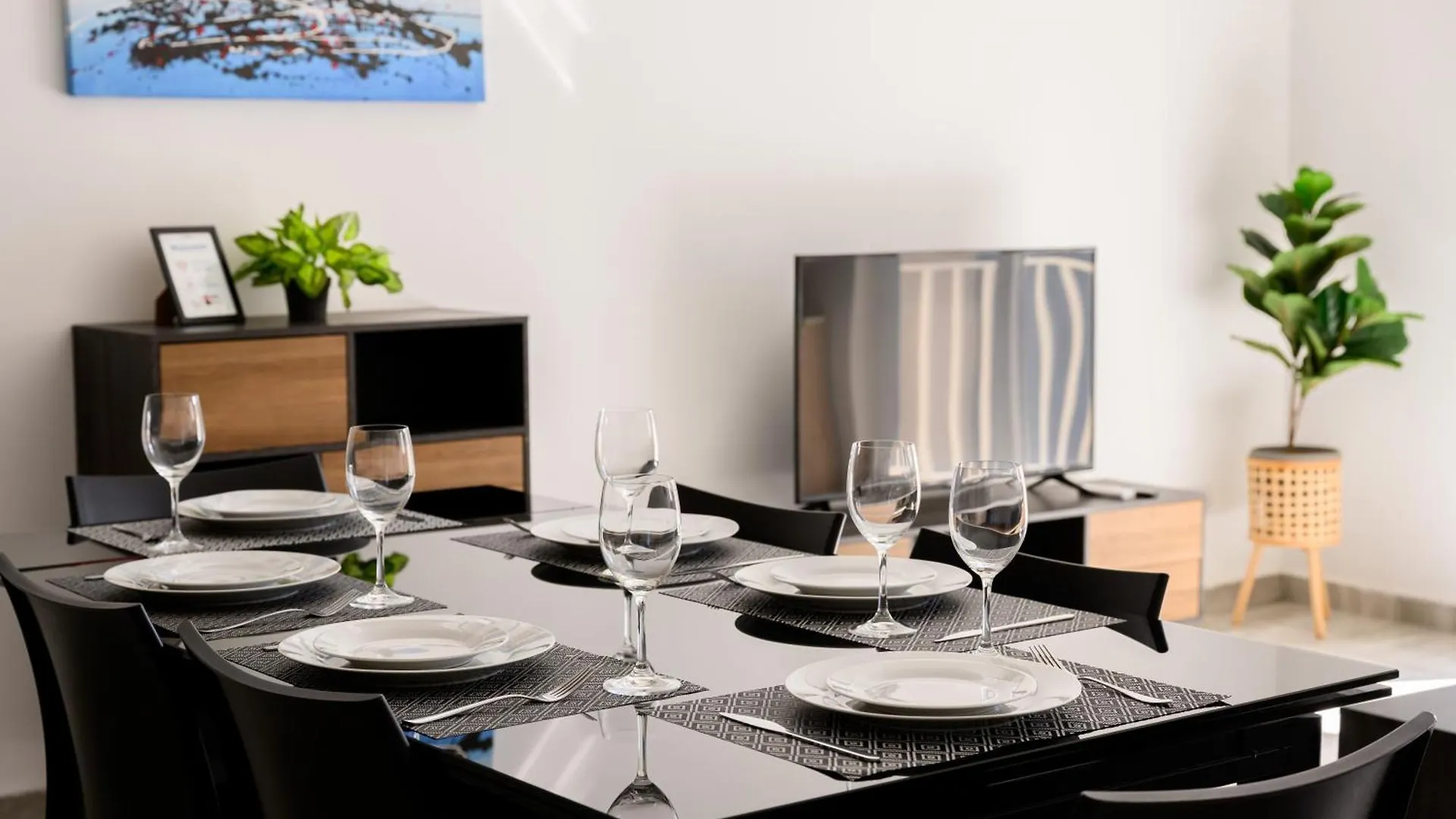F9 Room 1, Private Double Room With Private Bathroom In Shared Flat Msida
