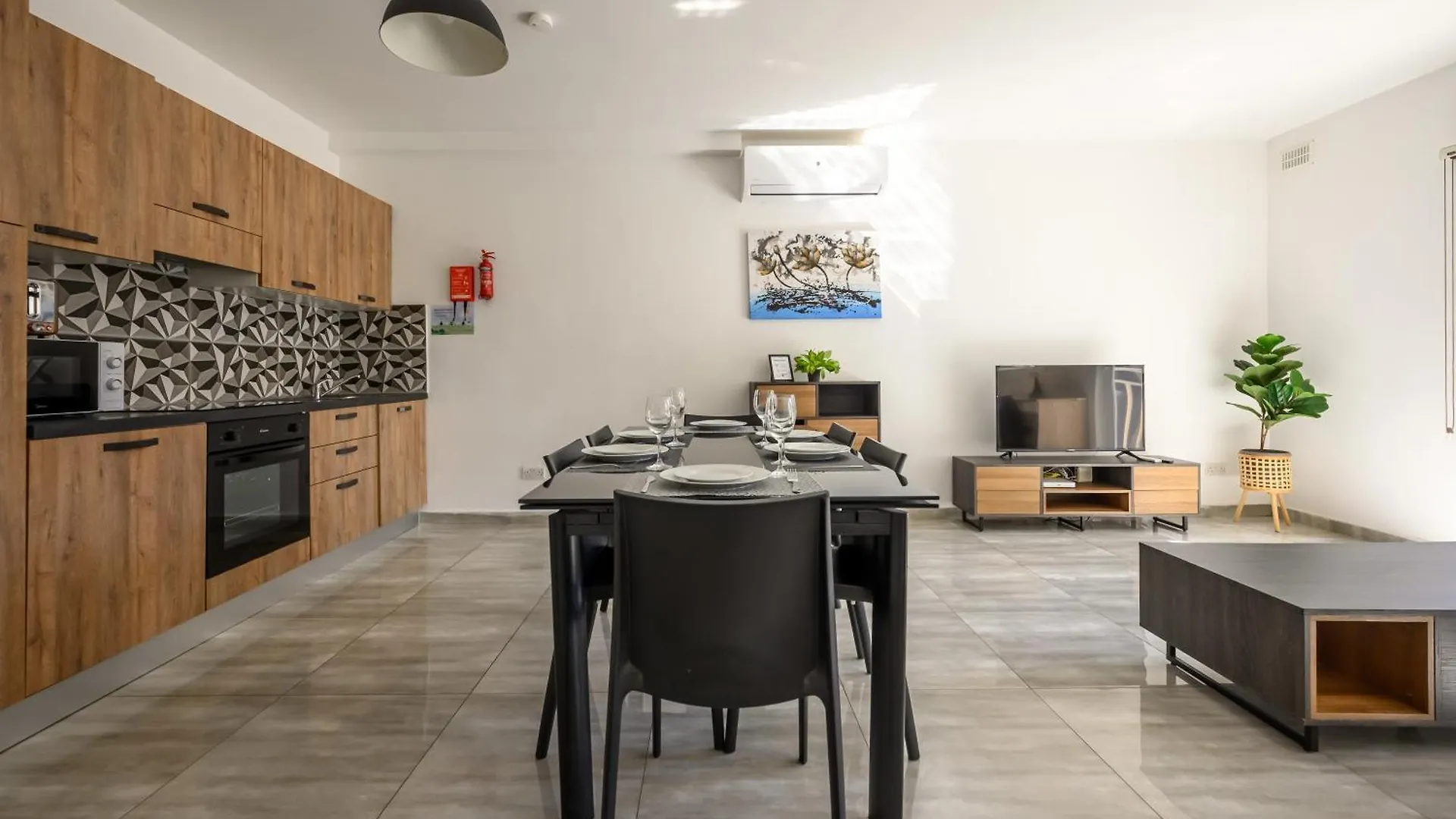 Homestay F9 Room 1, Private Double Room With Private Bathroom In Shared Flat Msida