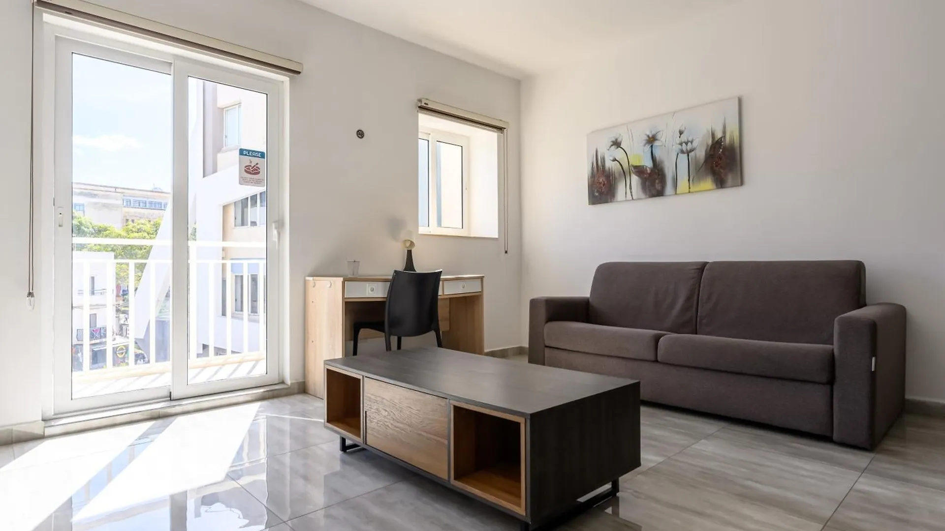 Homestay F9 Room 1, Private Double Room With Private Bathroom In Shared Flat Msida