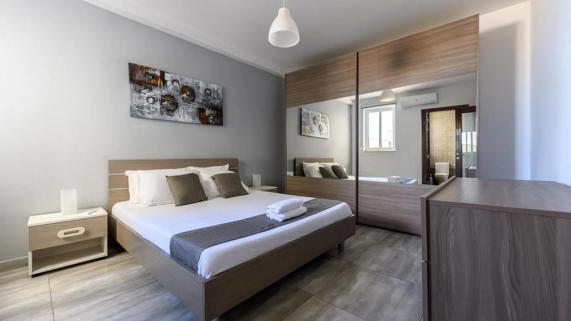 F9 Room 1, Private Double Room With Private Bathroom In Shared Flat Msida 0*,  Malta