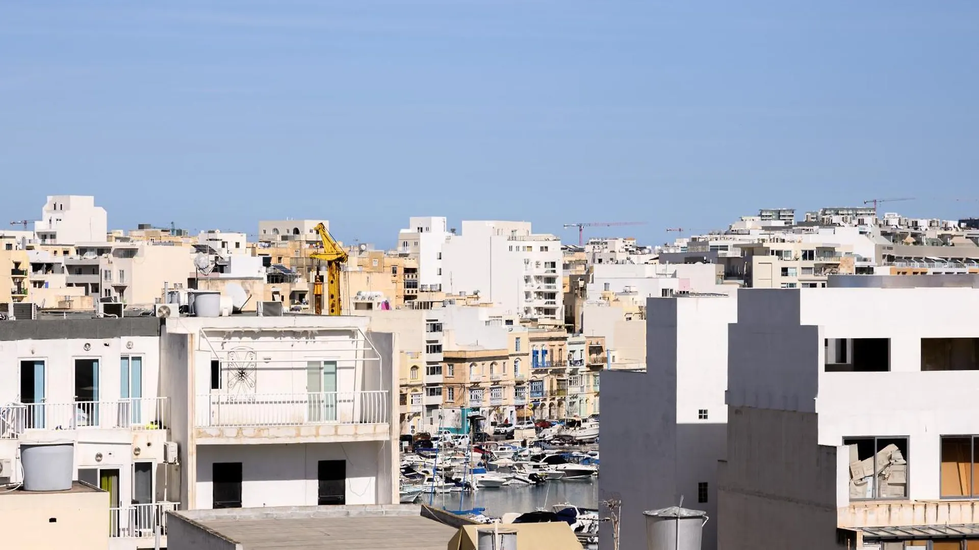 Homestay F9 Room 1, Private Double Room With Private Bathroom In Shared Flat Msida Malta